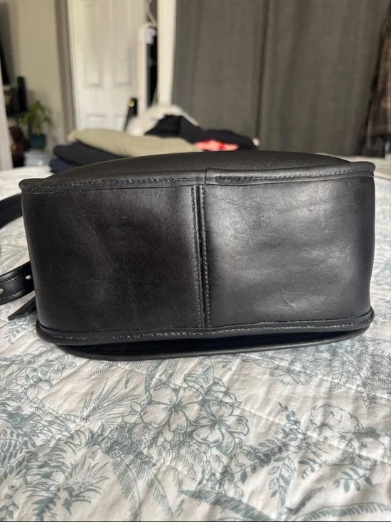 VTG Coach Black Leather Satchel with Gold-Tone Hardware - Picture 3 of 12